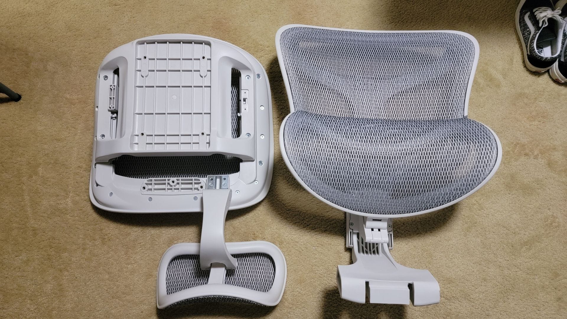 SIHOO Doro-C300 Ergonomic Chair seat, backrest, and headrest