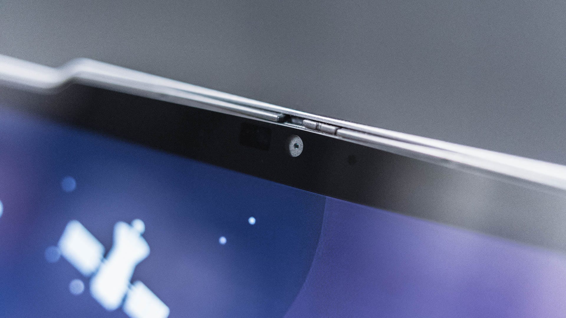 A close up of the camera on the Lenovo Yoga 7i Gen 8
